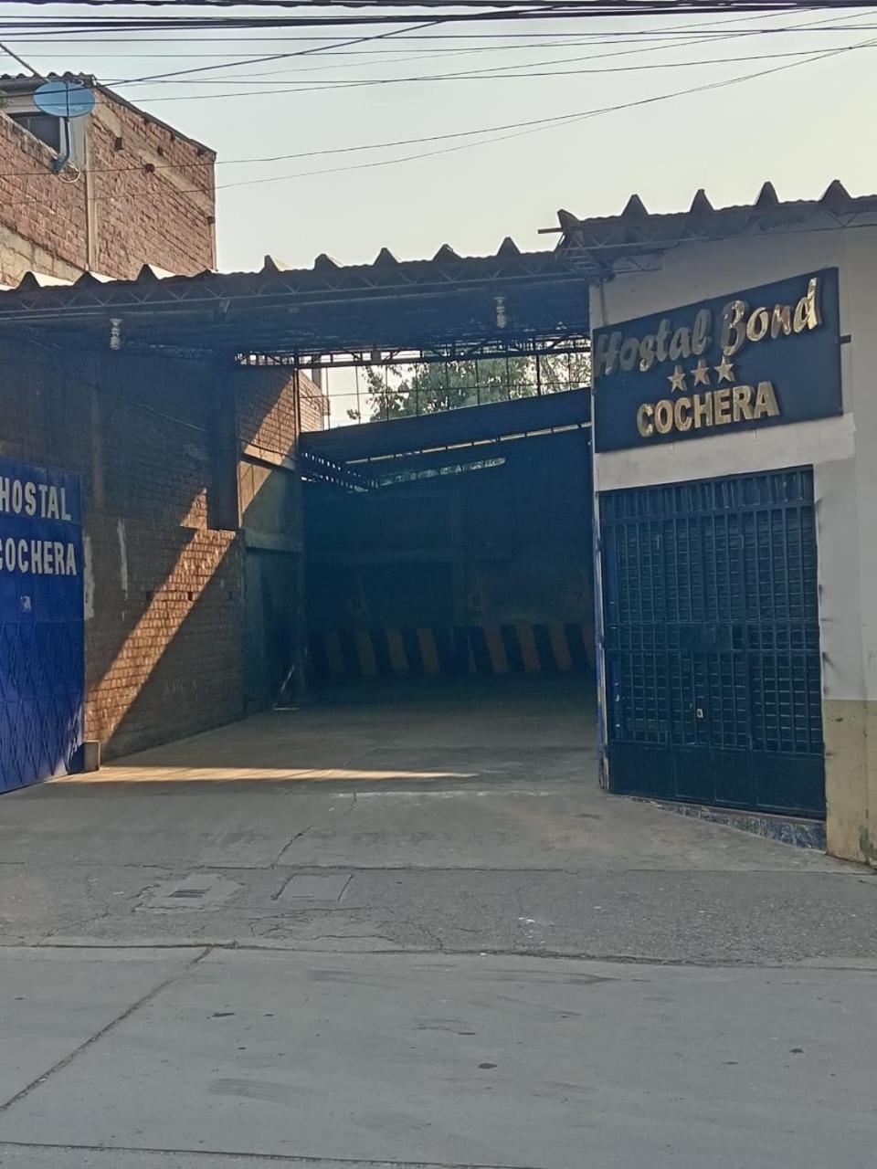 Hostal Bond Huaraz  Buitenkant foto