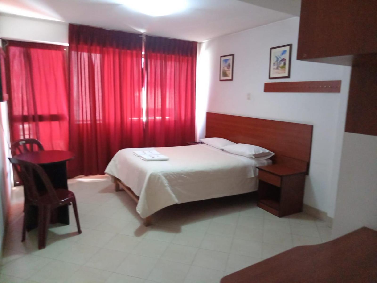Hostal Bond Huaraz  Buitenkant foto