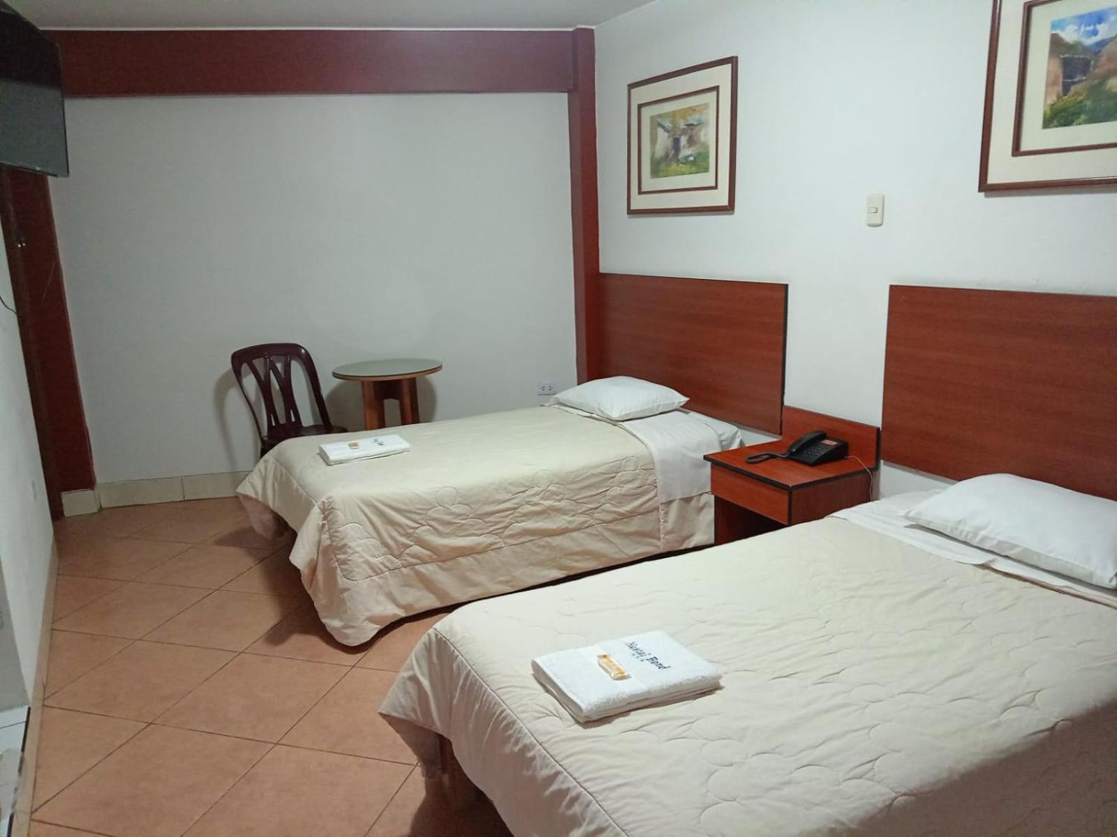 Hostal Bond Huaraz  Buitenkant foto