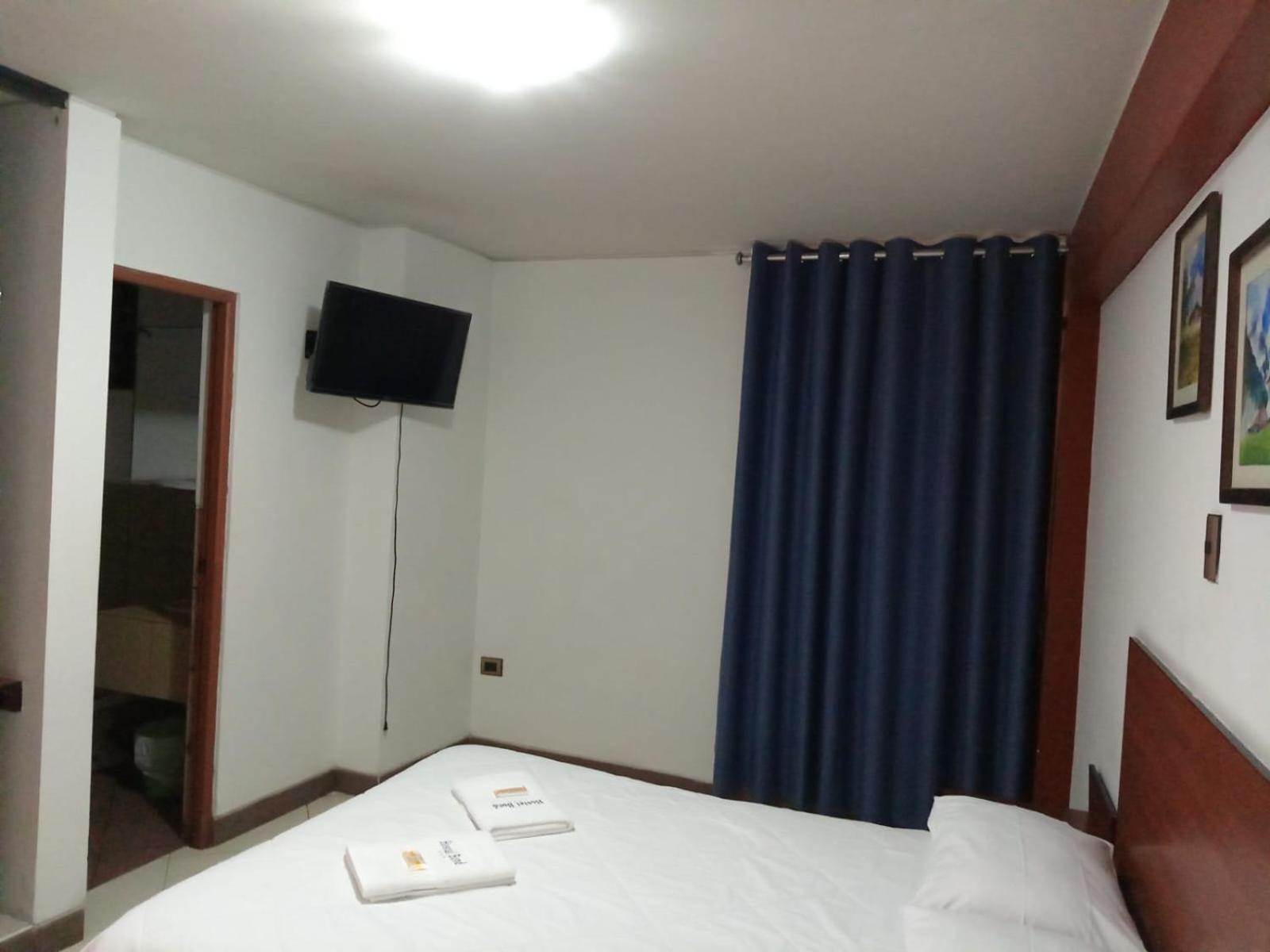 Hostal Bond Huaraz  Buitenkant foto